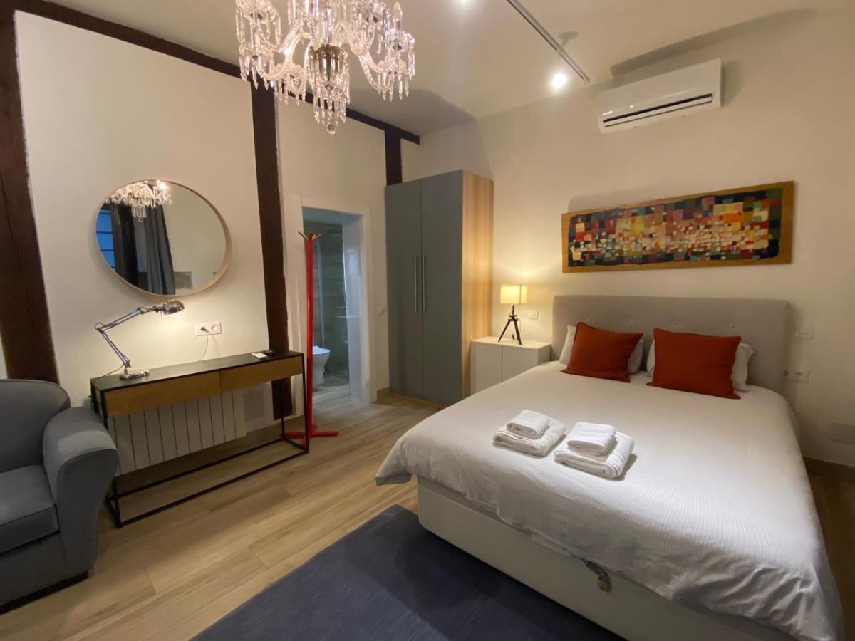 Opera Suites Fidelio , Cozy Studio In The Very Center Of Мадрид Экстерьер фото